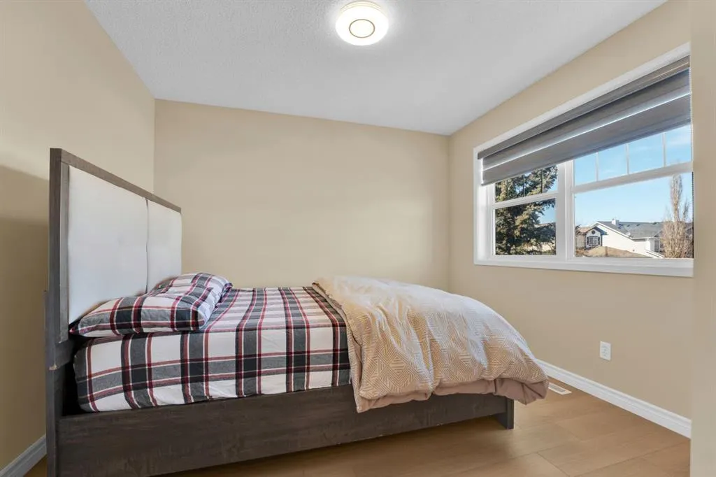 7 Country Hills Park NW