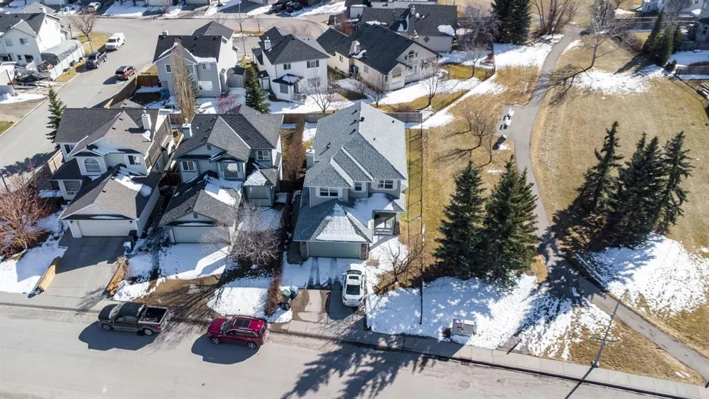 7 Country Hills Park NW