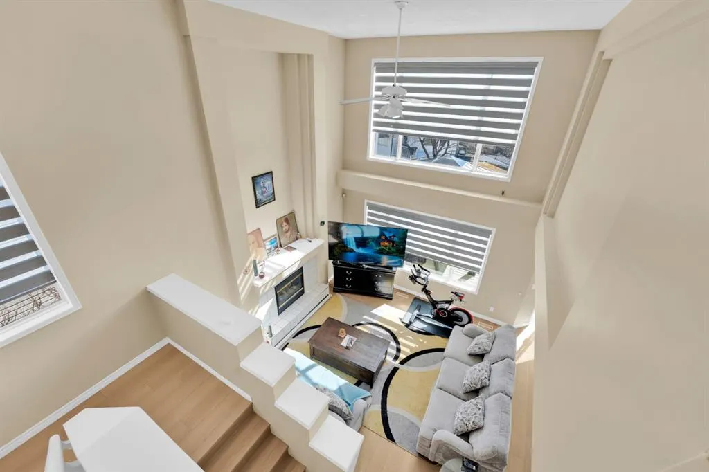 7 Country Hills Park NW