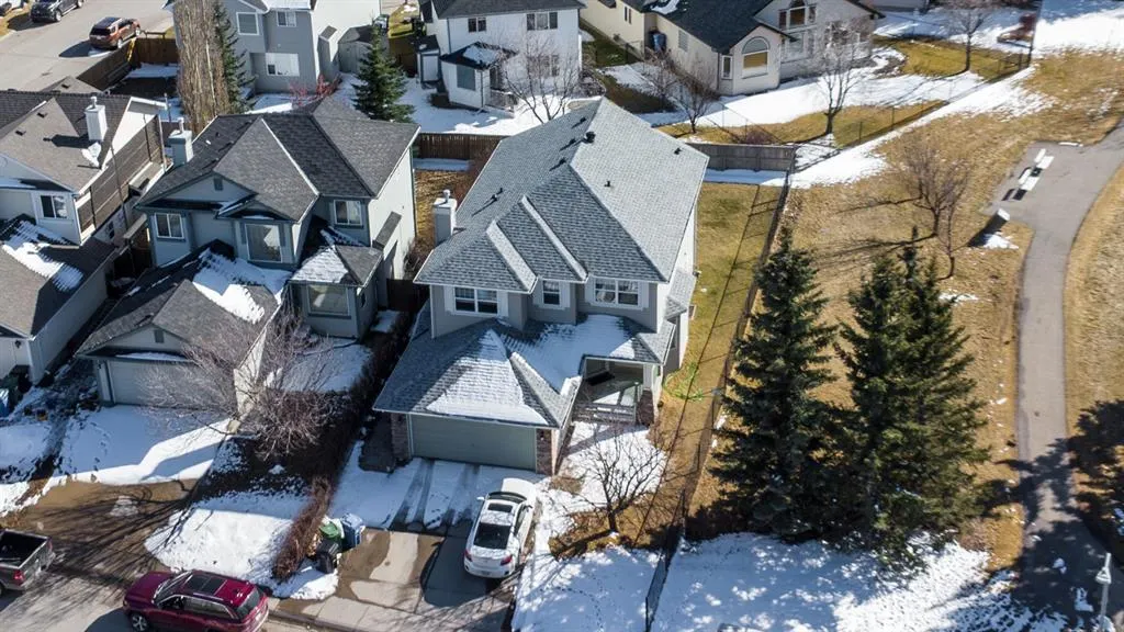 7 Country Hills Park NW