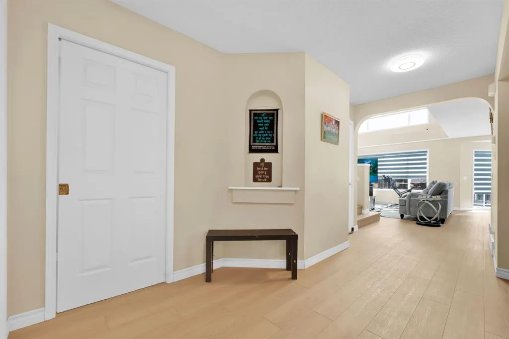 7 Country Hills Park NW