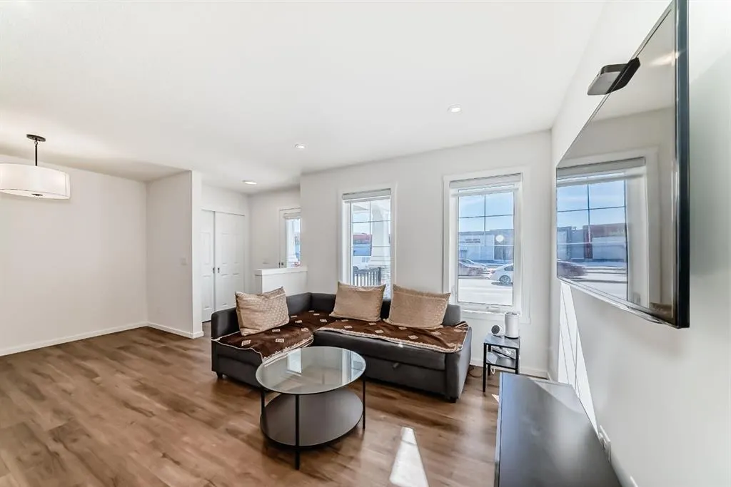 8 Cityscape Boulevard NE