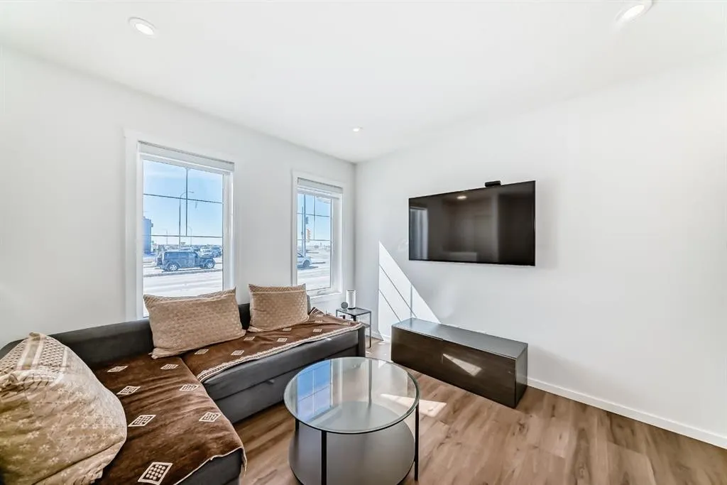 8 Cityscape Boulevard NE