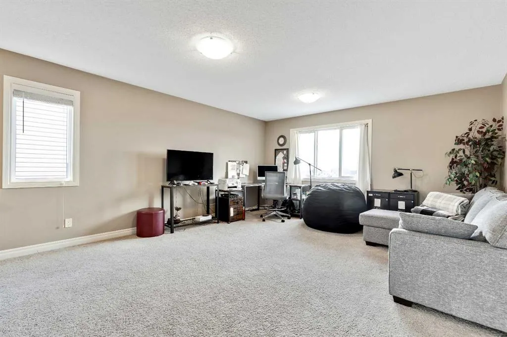 151 Cimarron Vista Crescent