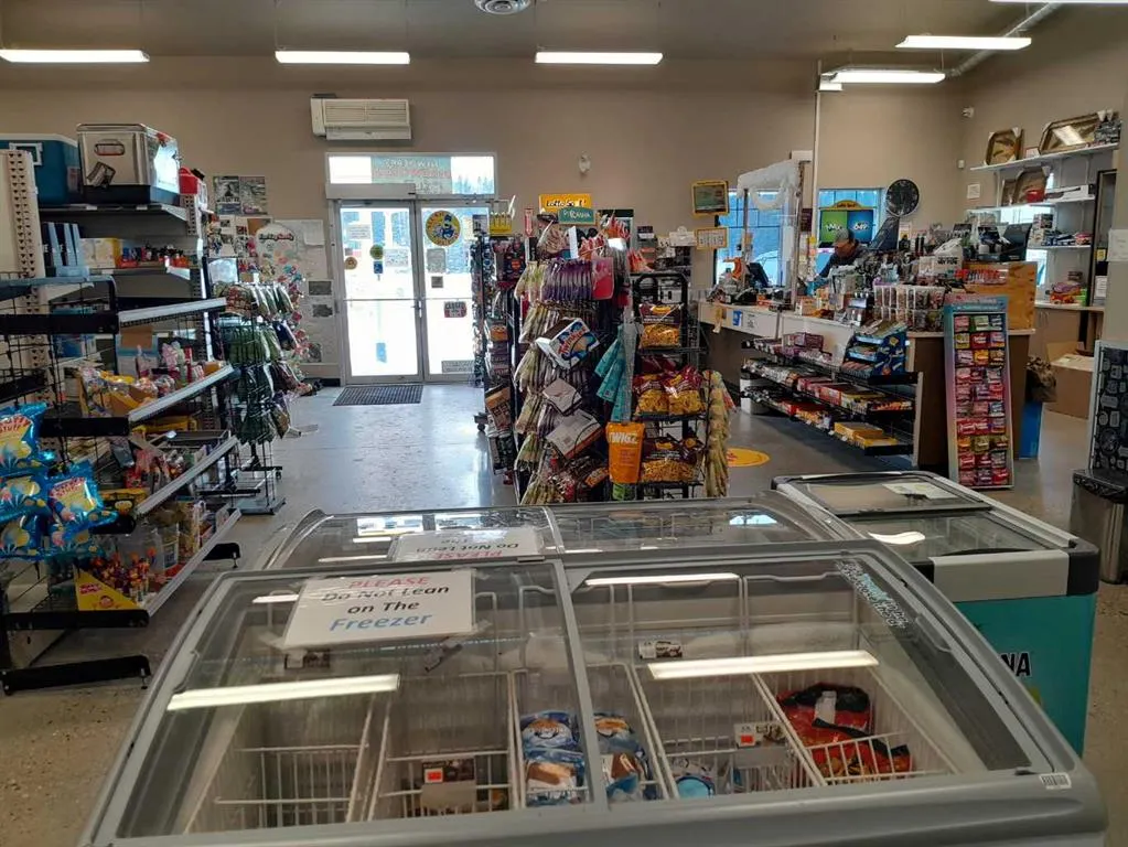 123 Shell Gas & Liquor Street