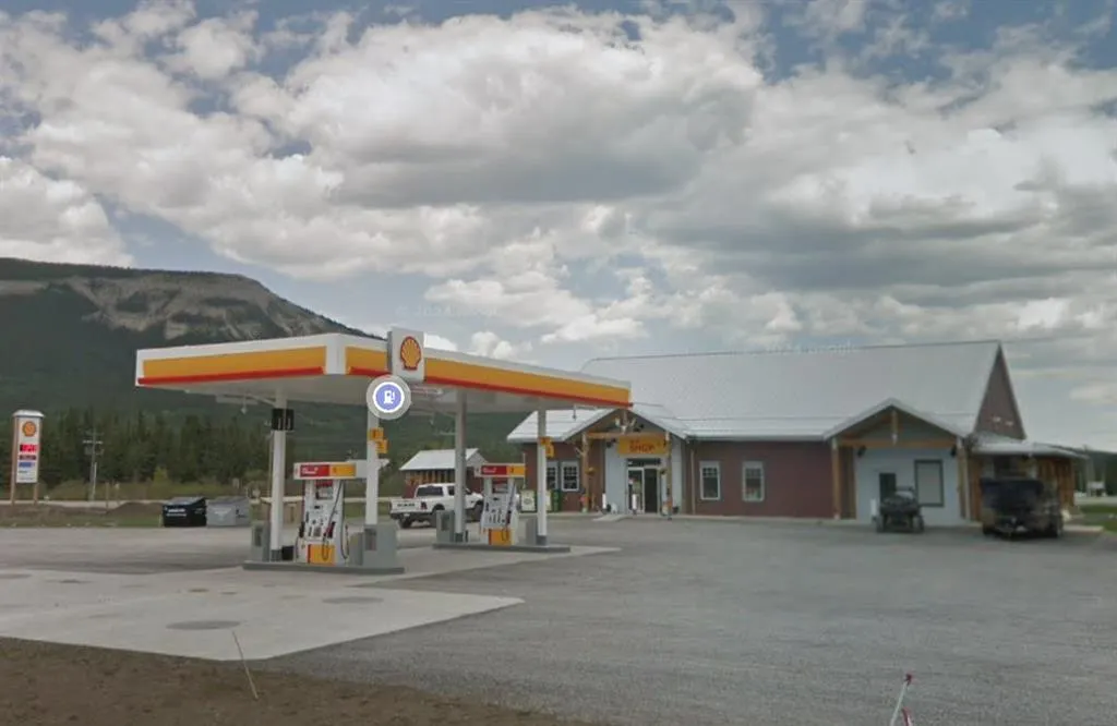 123 Shell Gas & Liquor Street