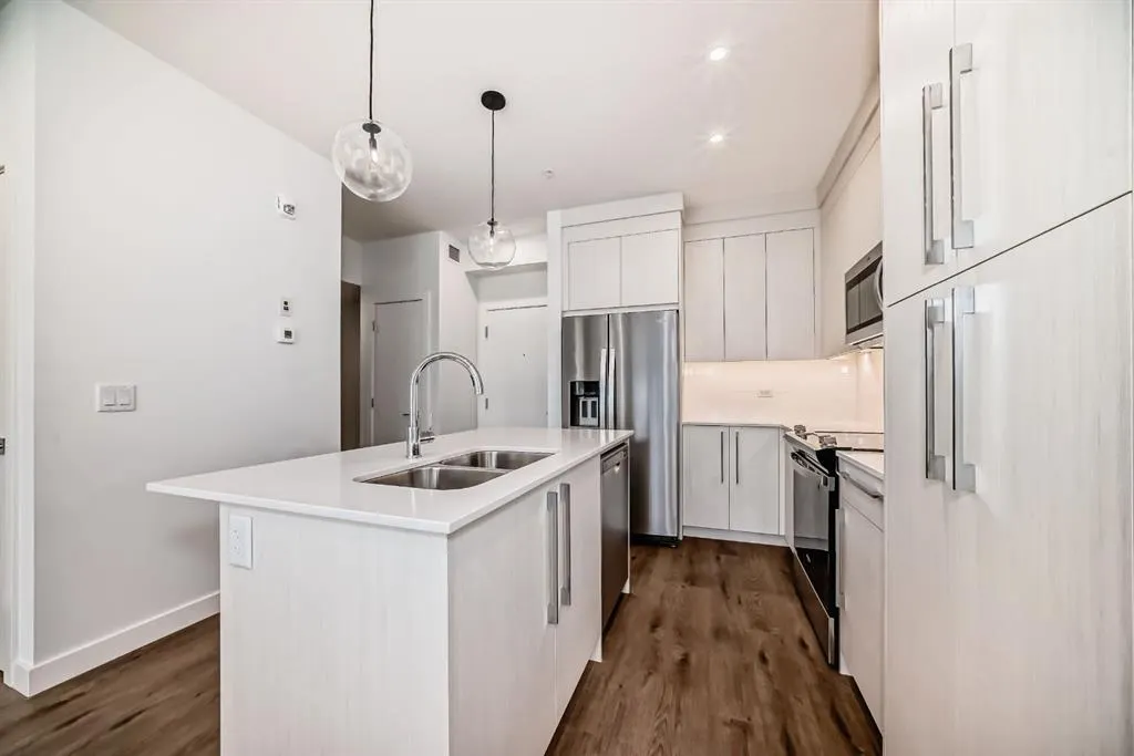395 Skyview Parkway NE, #2520