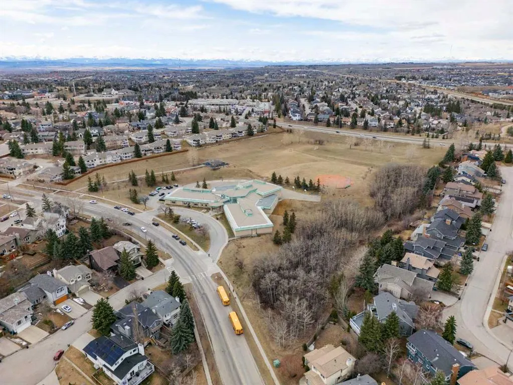 448 Strathcona Drive SW, #33