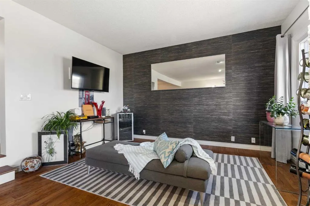 448 Strathcona Drive SW, #33