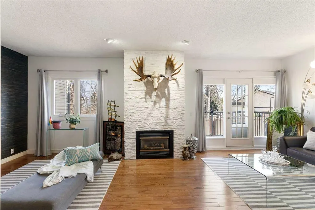 448 Strathcona Drive SW, #33