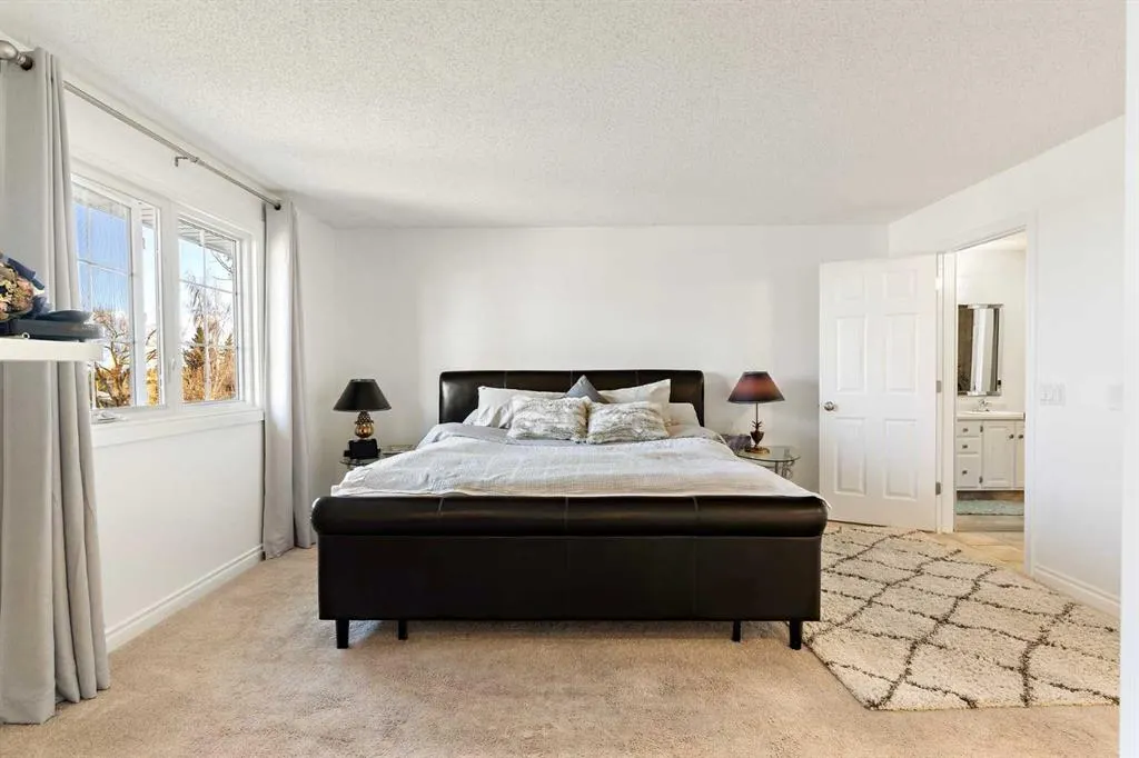 448 Strathcona Drive SW, #33