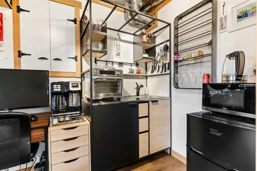 448 Strathcona Drive SW, #33