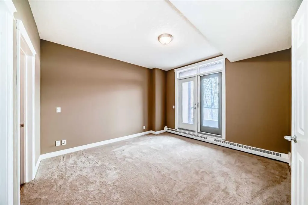 990 Centre Avenue NE, #108