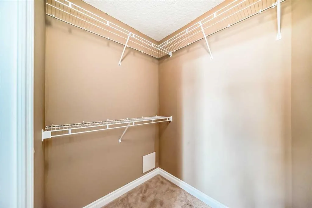 990 Centre Avenue NE, #108