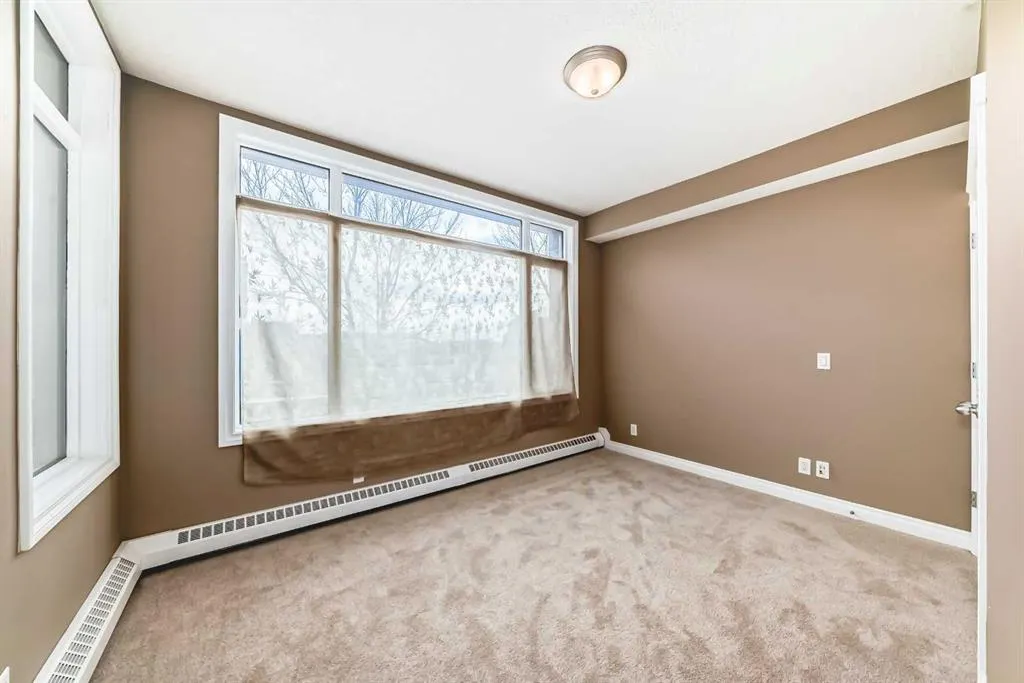 990 Centre Avenue NE, #108