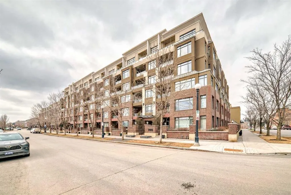 990 Centre Avenue NE, #108