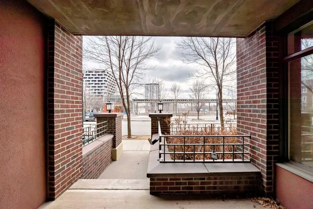 990 Centre Avenue NE, #108