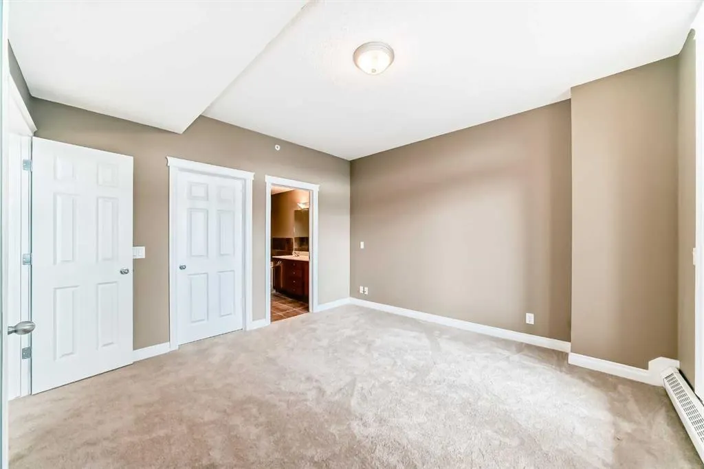 990 Centre Avenue NE, #108