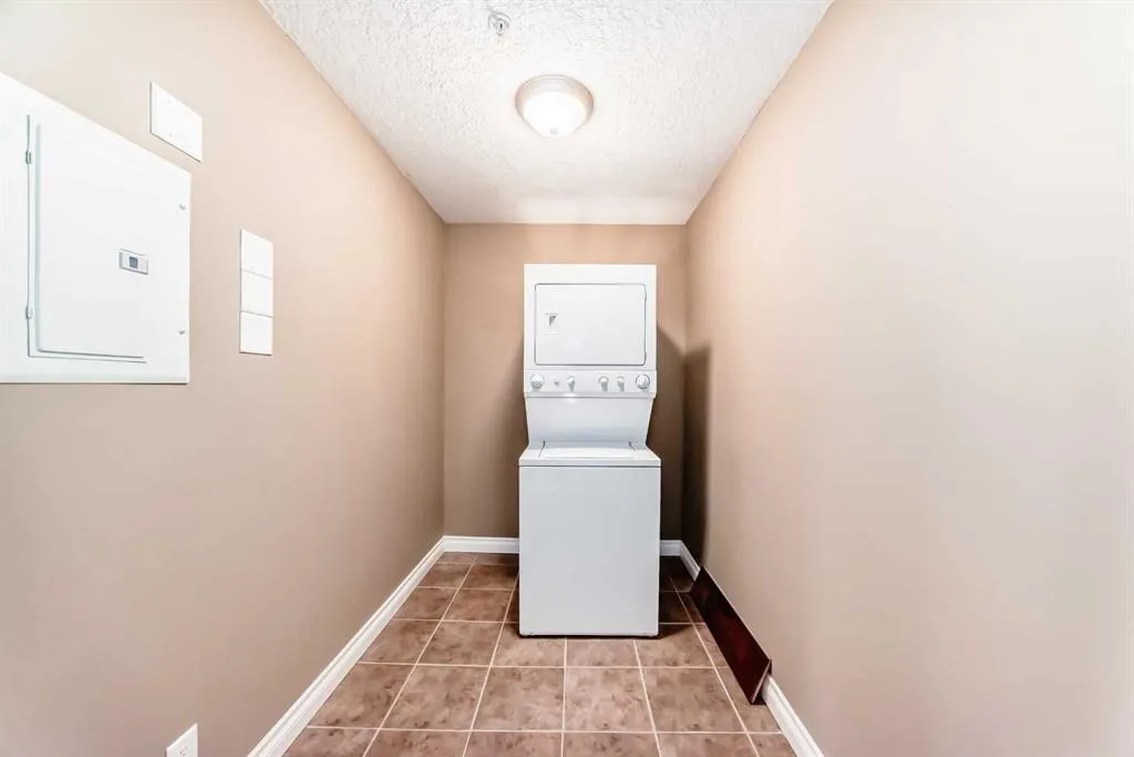 990 Centre Avenue NE, #108