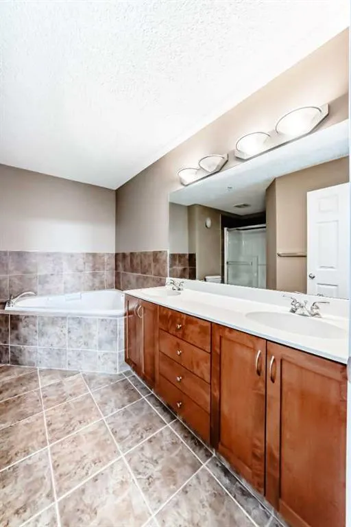 990 Centre Avenue NE, #108