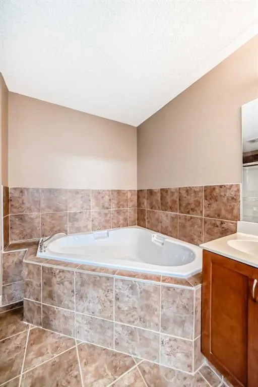 990 Centre Avenue NE, #108