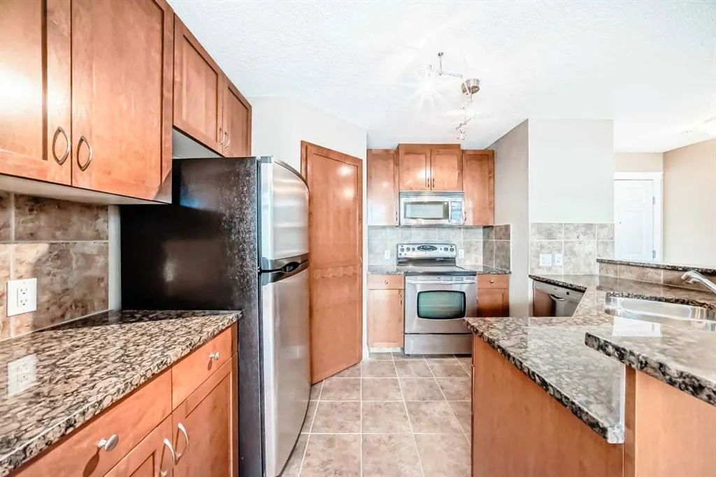 990 Centre Avenue NE, #108