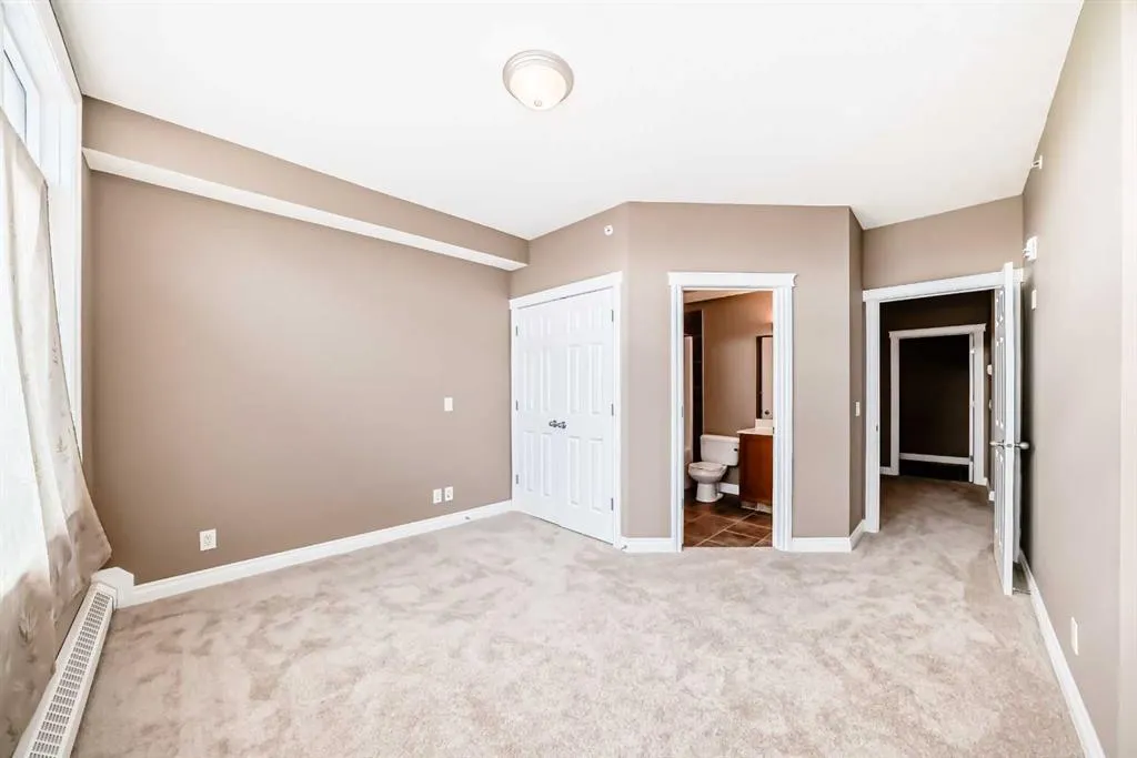 990 Centre Avenue NE, #108