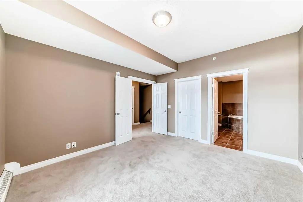 990 Centre Avenue NE, #108