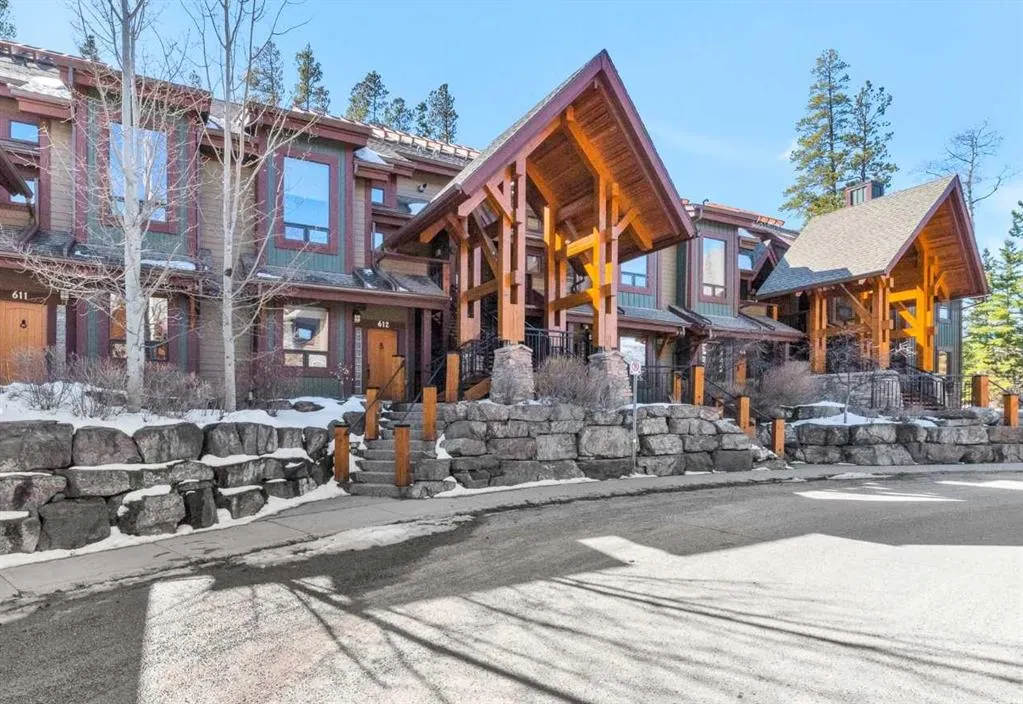 107 Armstrong Place, #612