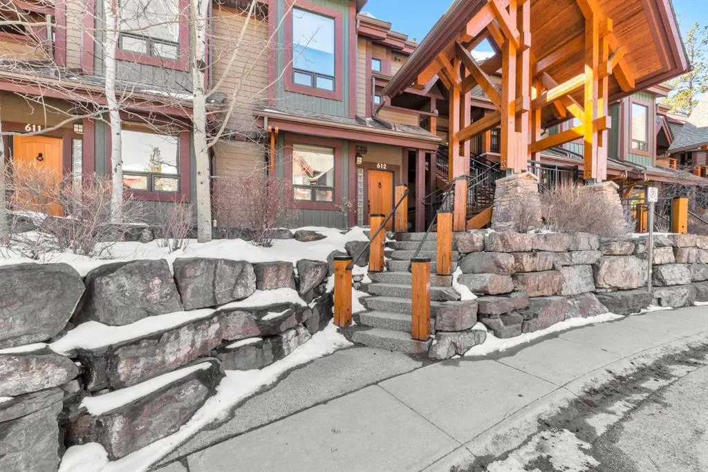 107 Armstrong Place, #612