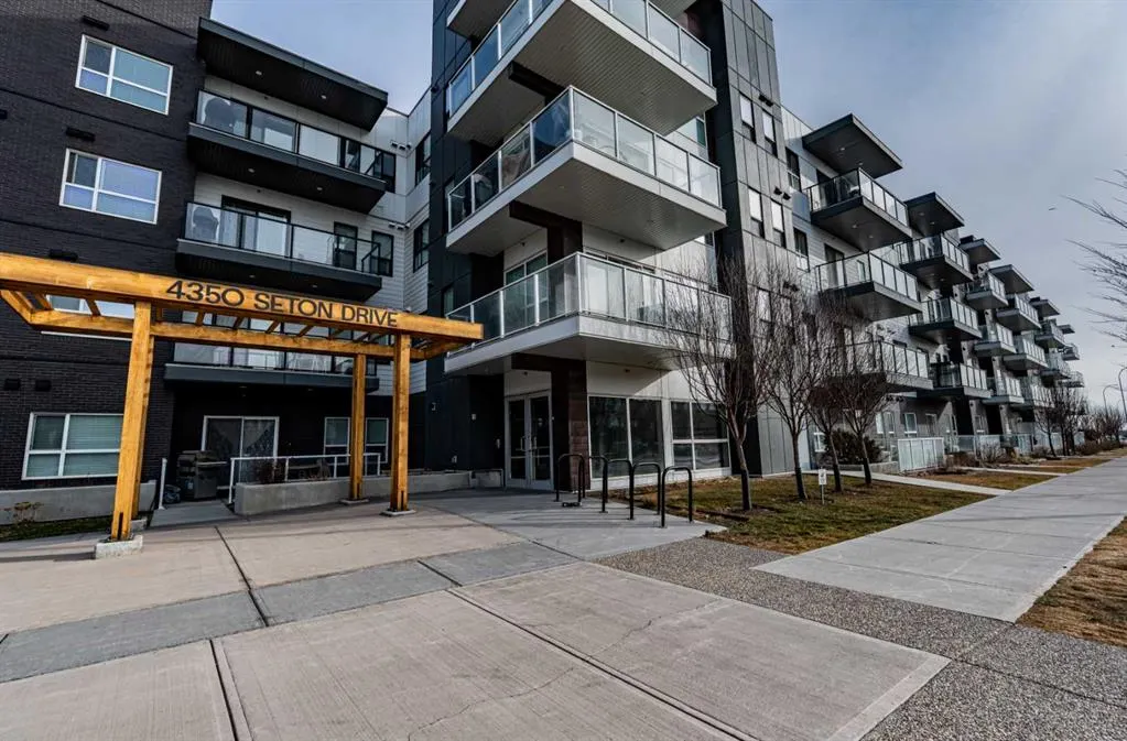 4350 Seton Drive SE, #401