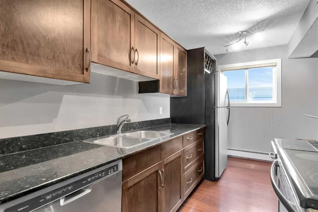 931 2 Avenue NW, #302