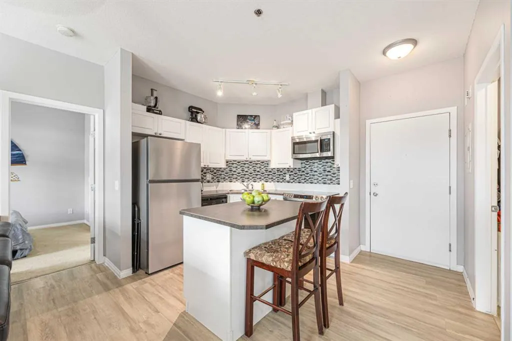 1000 Applevillage Court SE, #207
