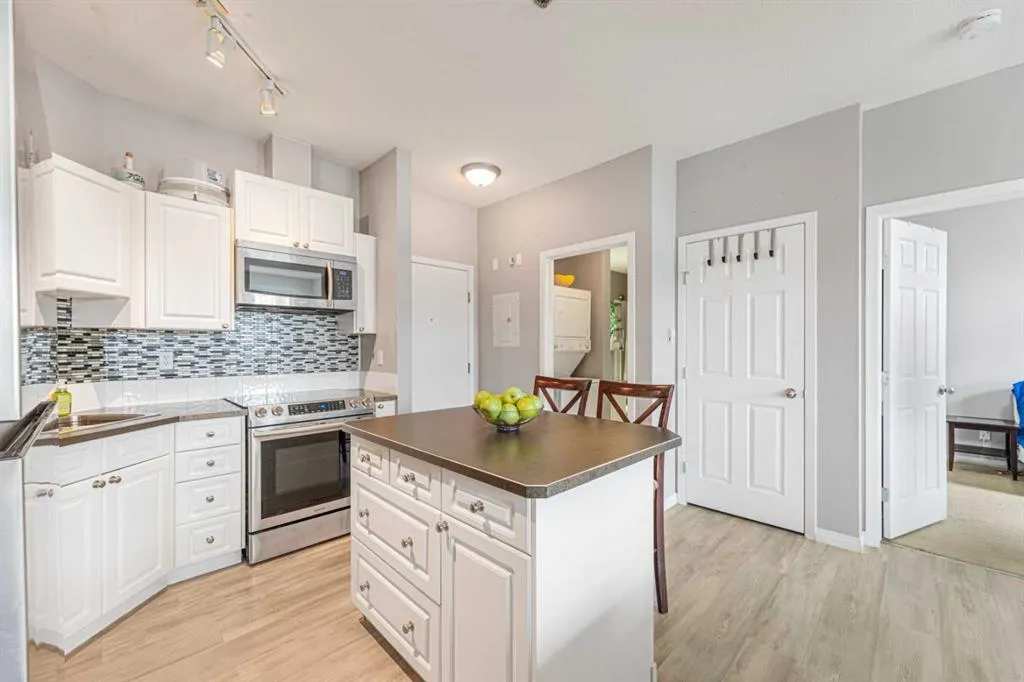 1000 Applevillage Court SE, #207
