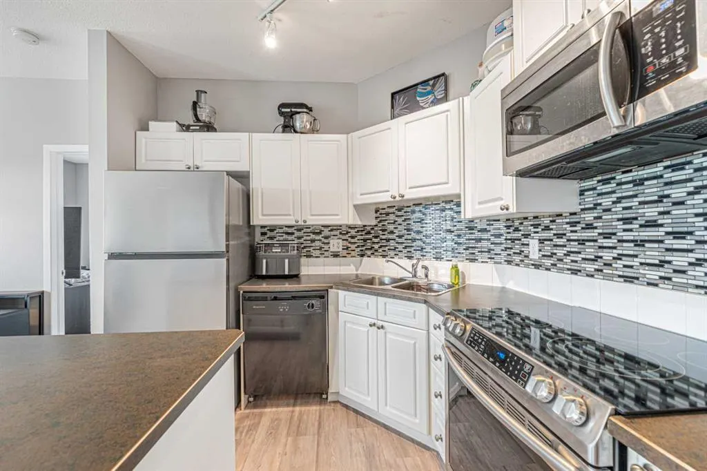 1000 Applevillage Court SE, #207
