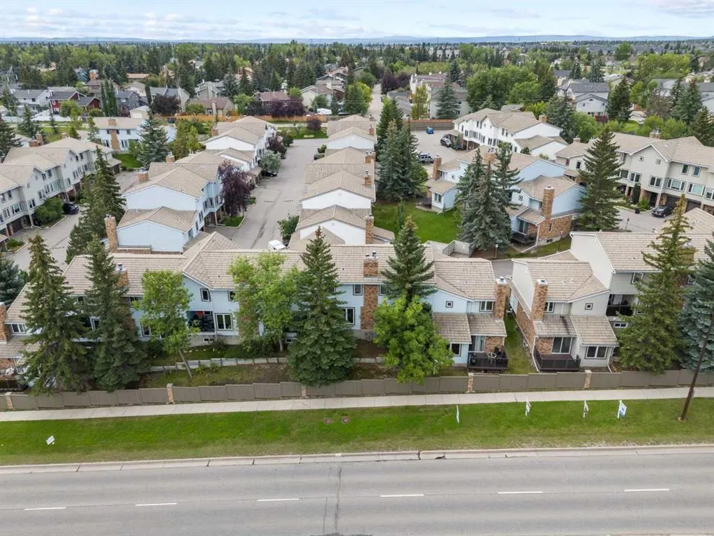 22 Coachway Gardens SW