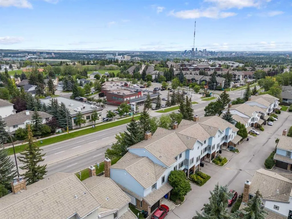 22 Coachway Gardens SW