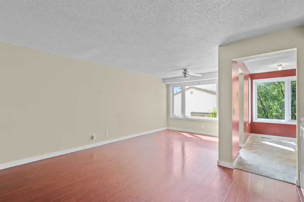 22 Coachway Gardens SW