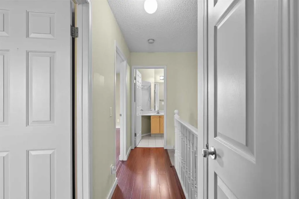 22 Coachway Gardens SW