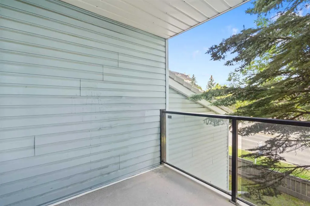 22 Coachway Gardens SW