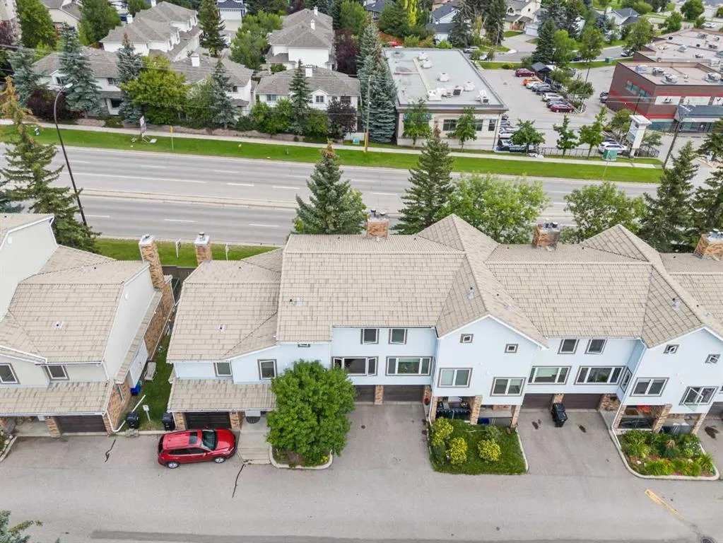 22 Coachway Gardens SW