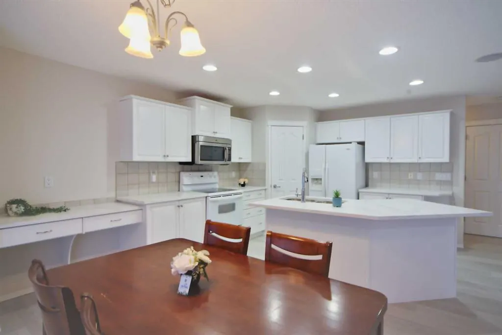 133 Panamount Court NW