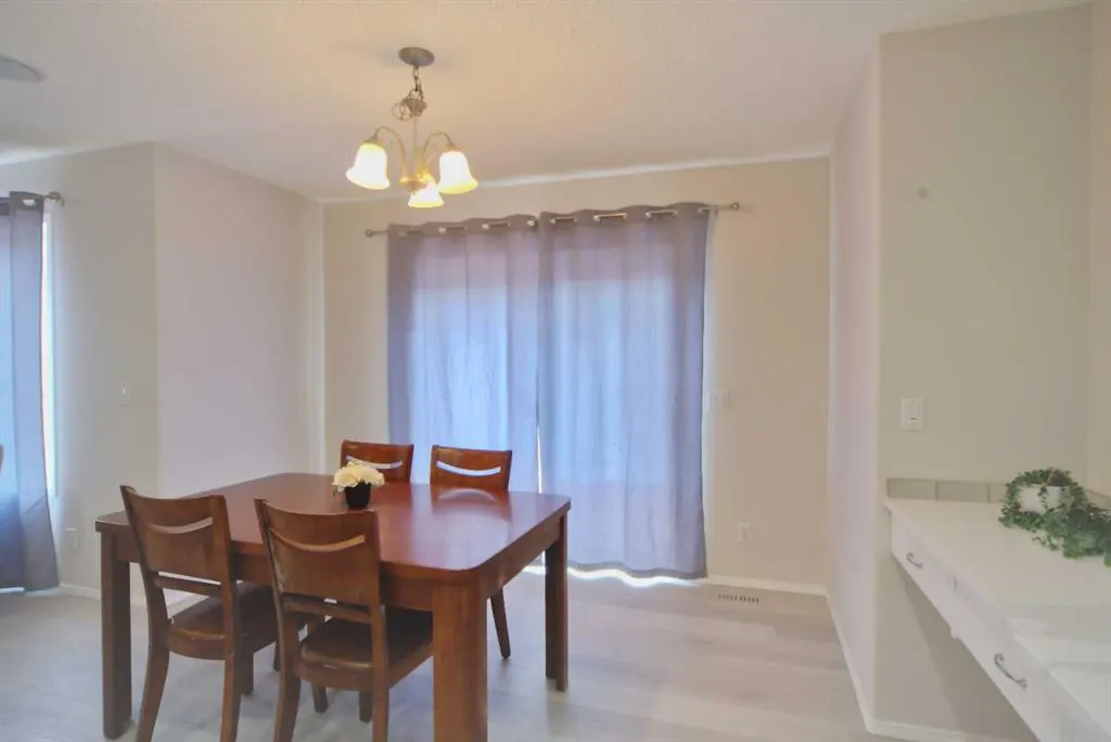 133 Panamount Court NW
