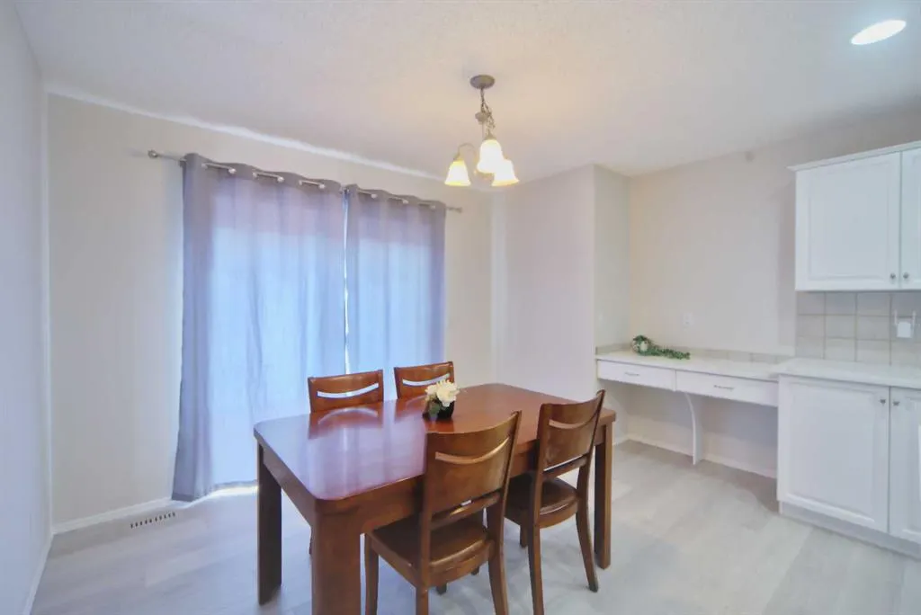 133 Panamount Court NW