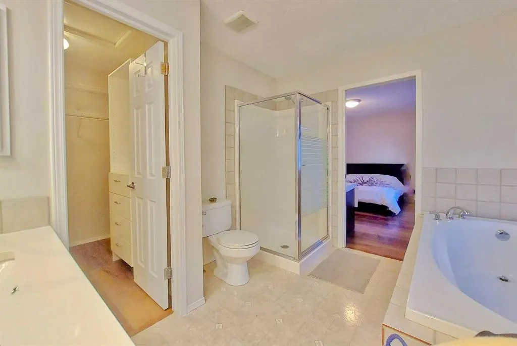 133 Panamount Court NW