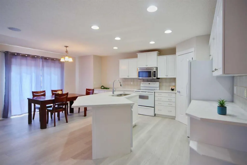 133 Panamount Court NW