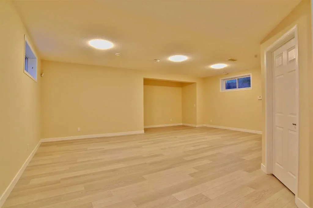133 Panamount Court NW