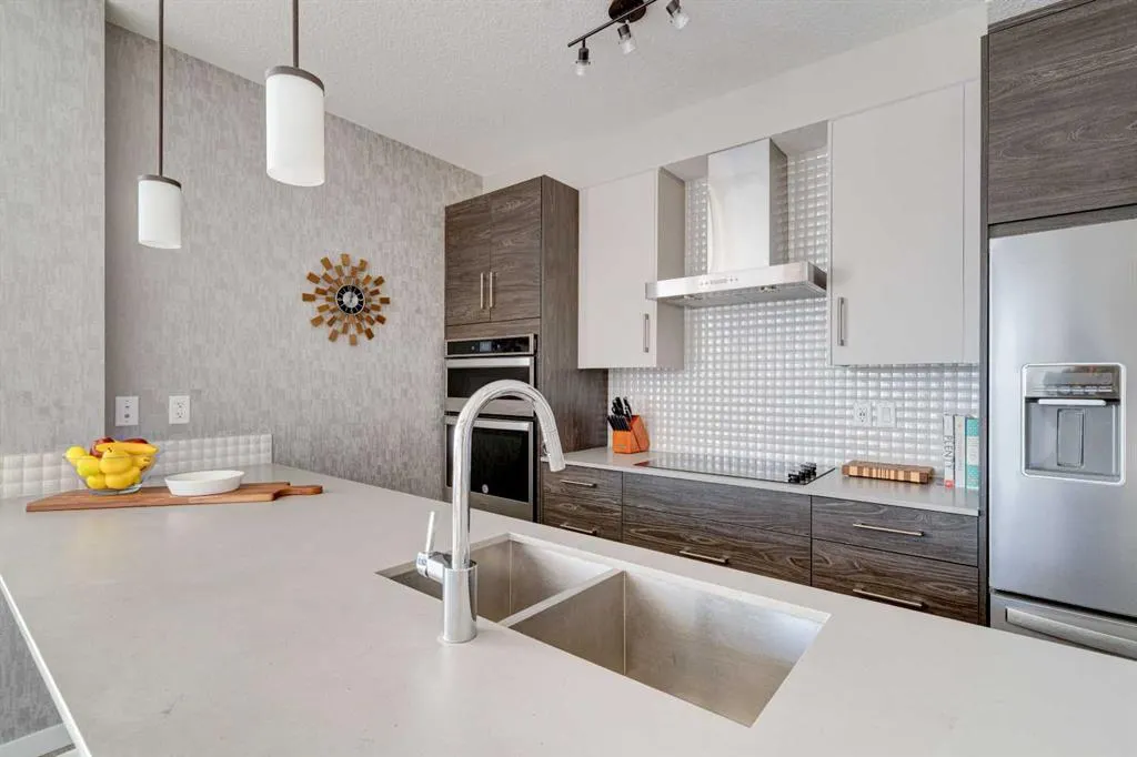 122 Mahogany Centre SE, #401