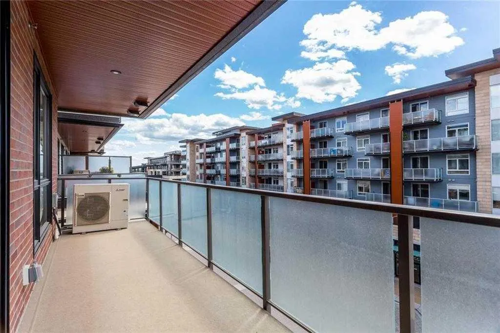 122 Mahogany Centre SE, #401