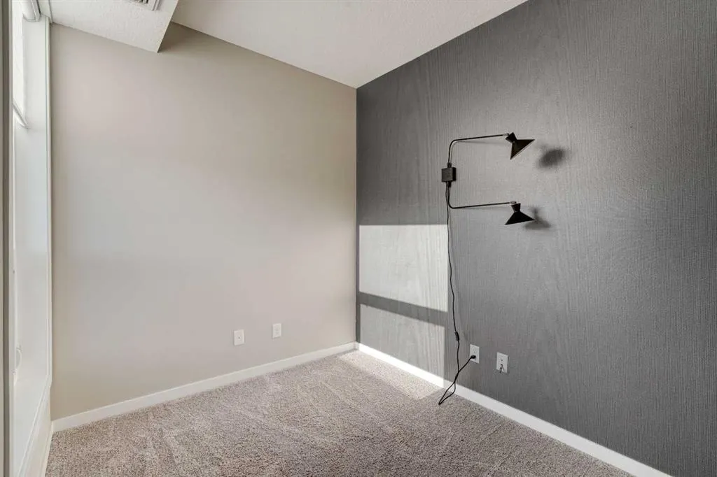 122 Mahogany Centre SE, #401